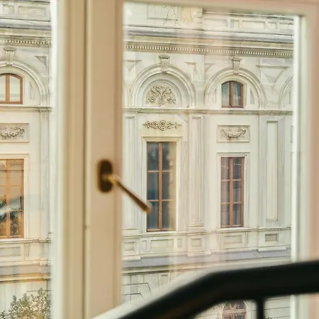 Soho House 5*