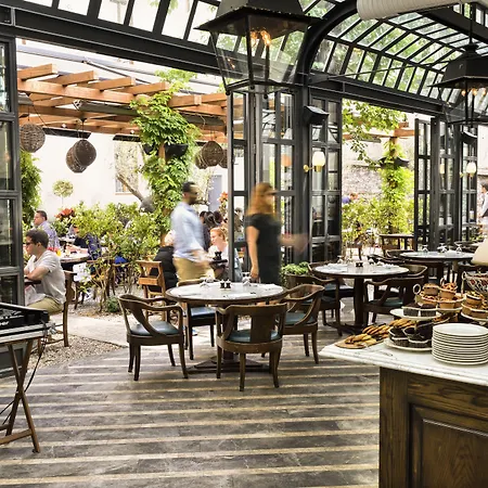 Soho House 5*