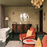 Soho House 5*