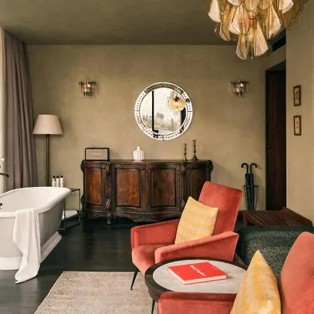 Soho House 5*